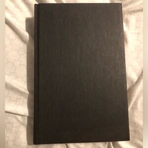 Surrounded by psychopaths book
Very good condition
